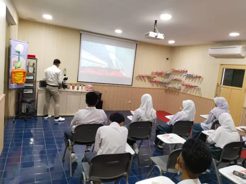 Kunjungan  ke Galeri Yakult